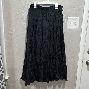 Garnet Hill Black Silk Crinkled Skirt Elastic Waist Midi Boho broomstick Size 10